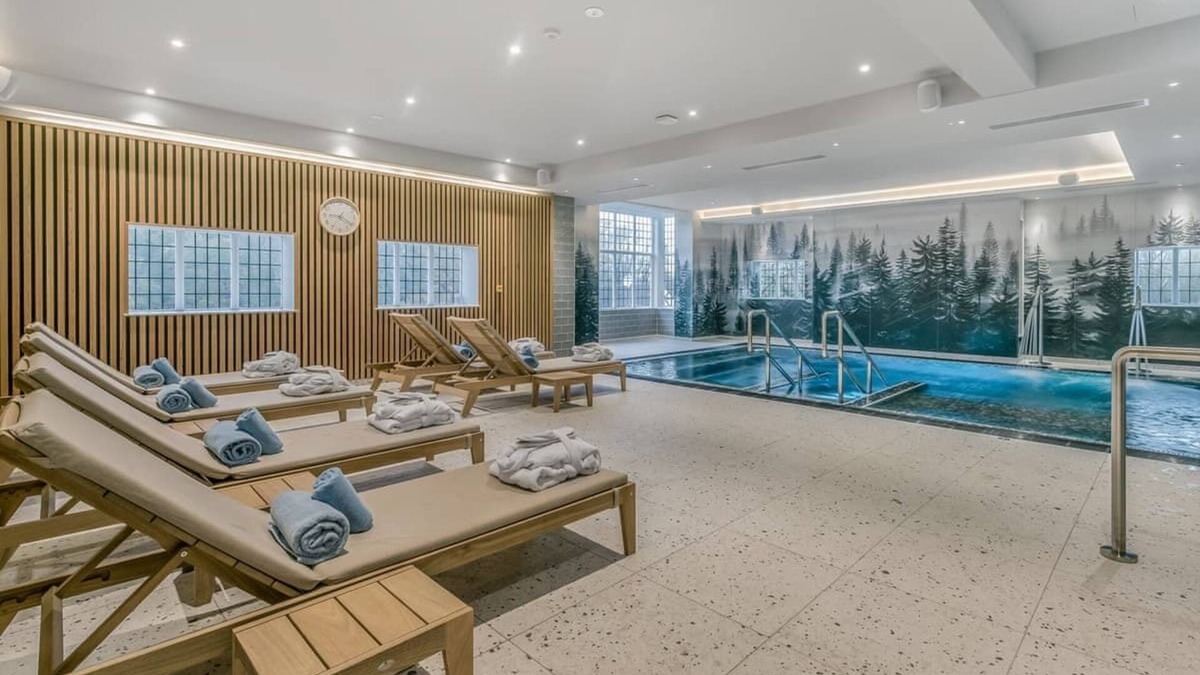 North Stoke Ski Chalet | Enjoy a break in the Mill Pond Premier Lodge.
