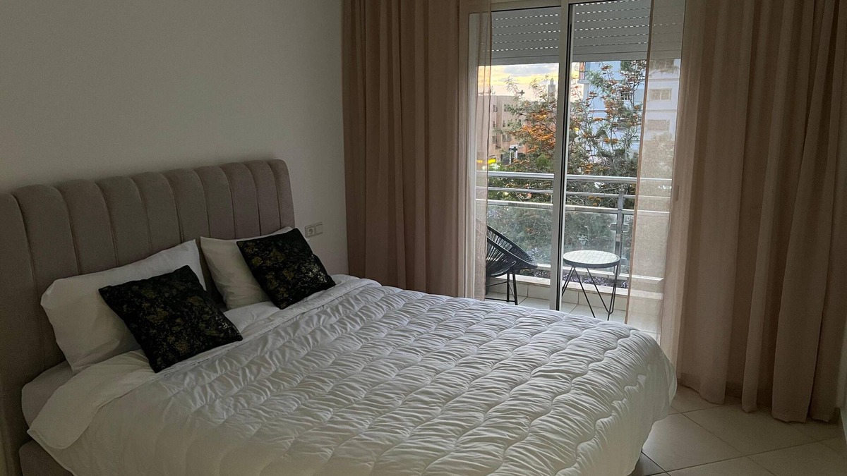 Sale Apartment | Enjoy a bright, quiet, unoverlooked apartment with panoramic views