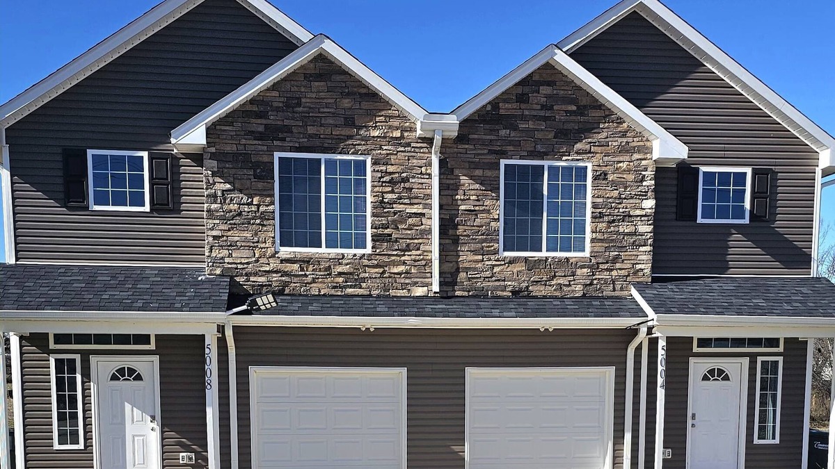 Harrisburg House | Enjoy a convenient 3BR House near Charlotte Motor Speedway, UNCC, & Charlotte.
