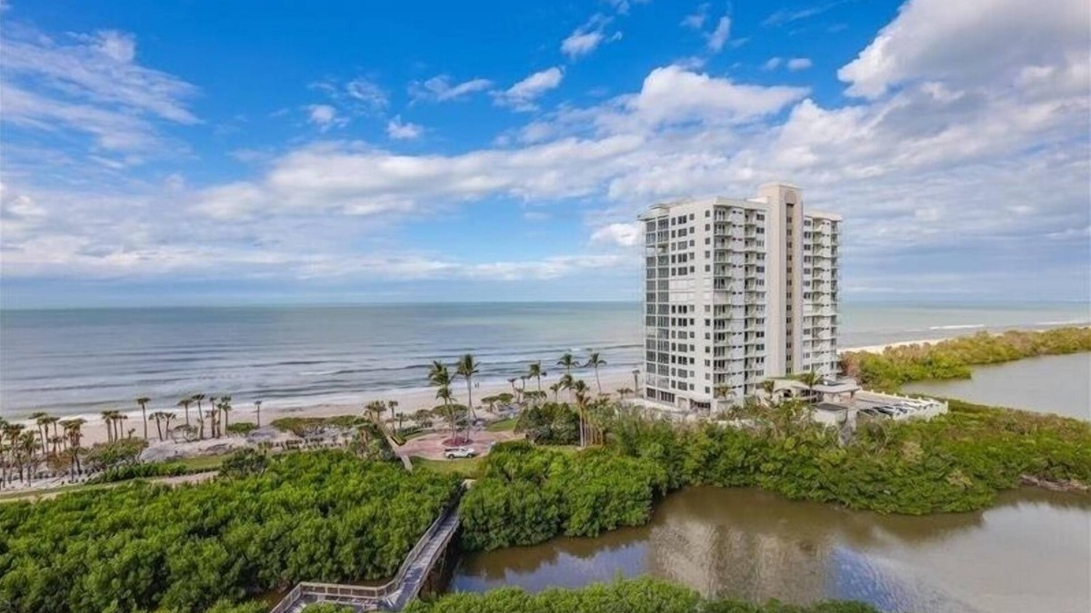 Park Shore Condo | Enjoy a Gulf view in this updated unit - WS1003
