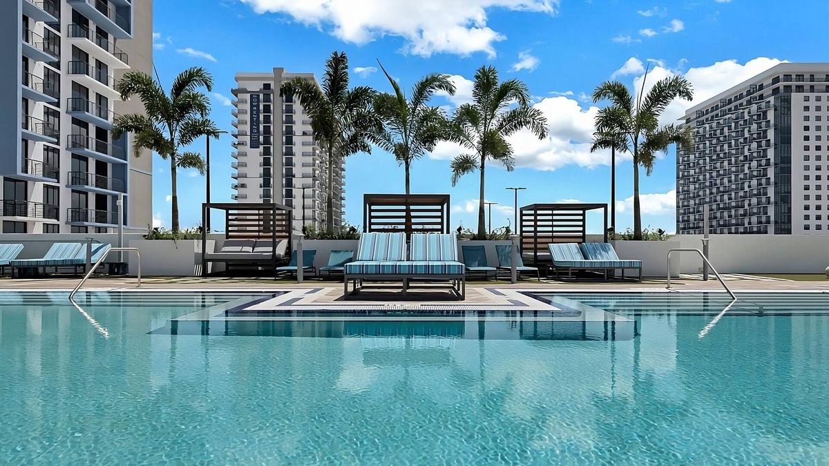 Doral Hotel | Enjoy a Hassle-Free and Suiting Stay! With Outdoor Pool, Pets Allowed