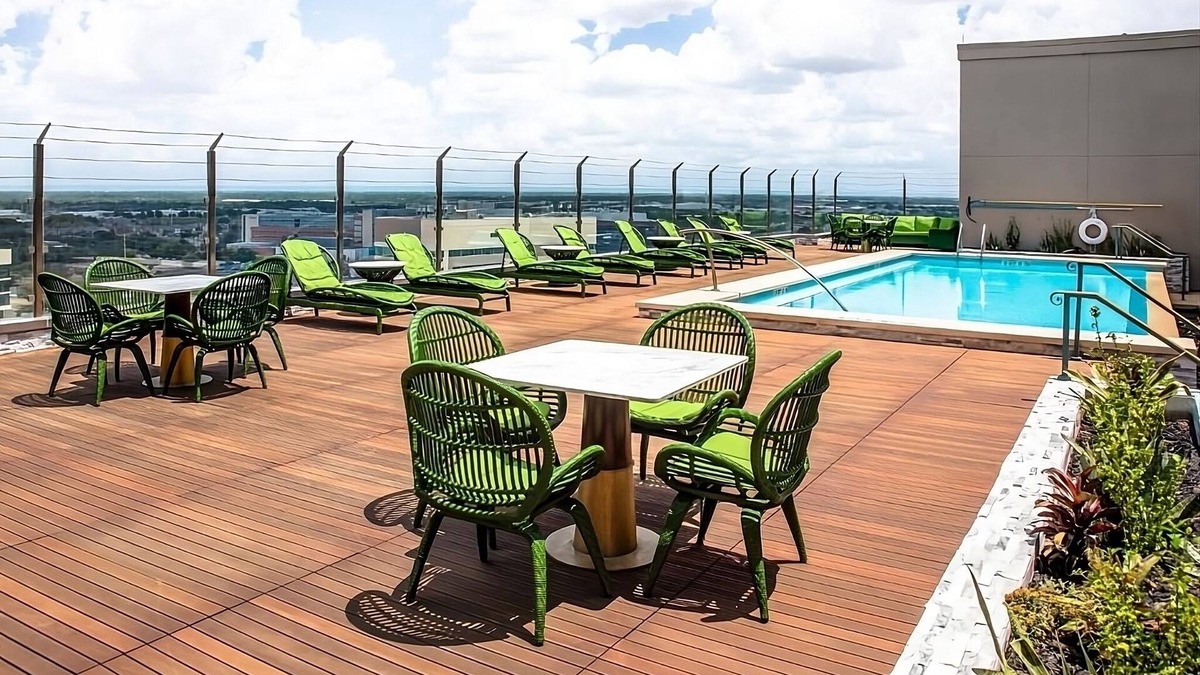 Texas Medical Center House | Enjoy a Hassle-Free Stay! 4 Units, Pet-Friendly, with Outdoor Swimming Pool
