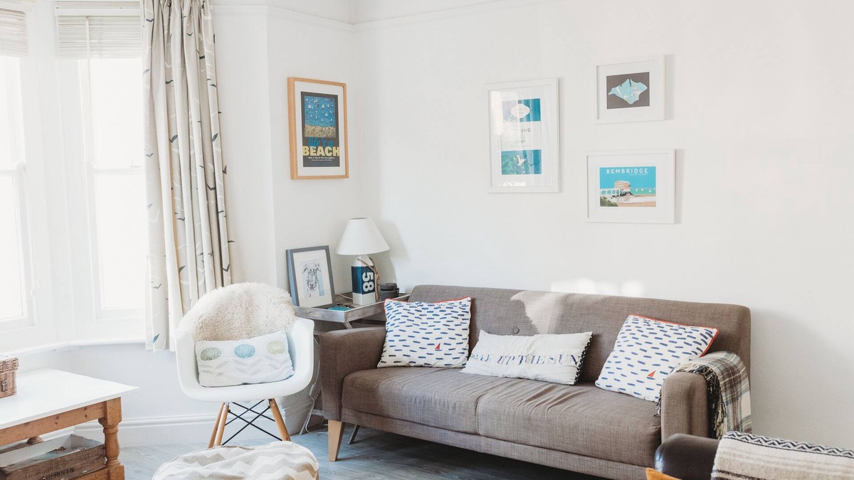 Bembridge Cottage | Enjoy a holiday in the centre of seaside Bembridge in our award winning cottage