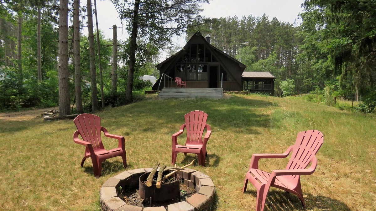 Mauston Cabin | Enjoy A memorable experience in our unique Cabin on Wisconsin River