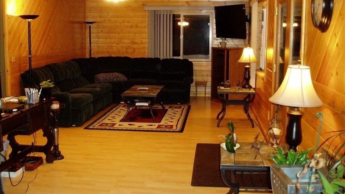 Cooke City-Silver Gate Apartment | Enjoy a Mountain Vacation in Beautiful Cooke City Montana