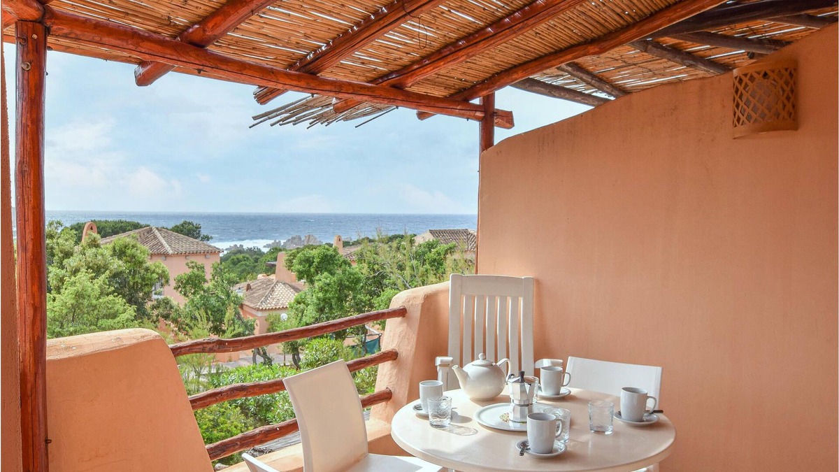 Canneddi House | Enjoy a relaxing vacation in this beautiful cottage near the beach!