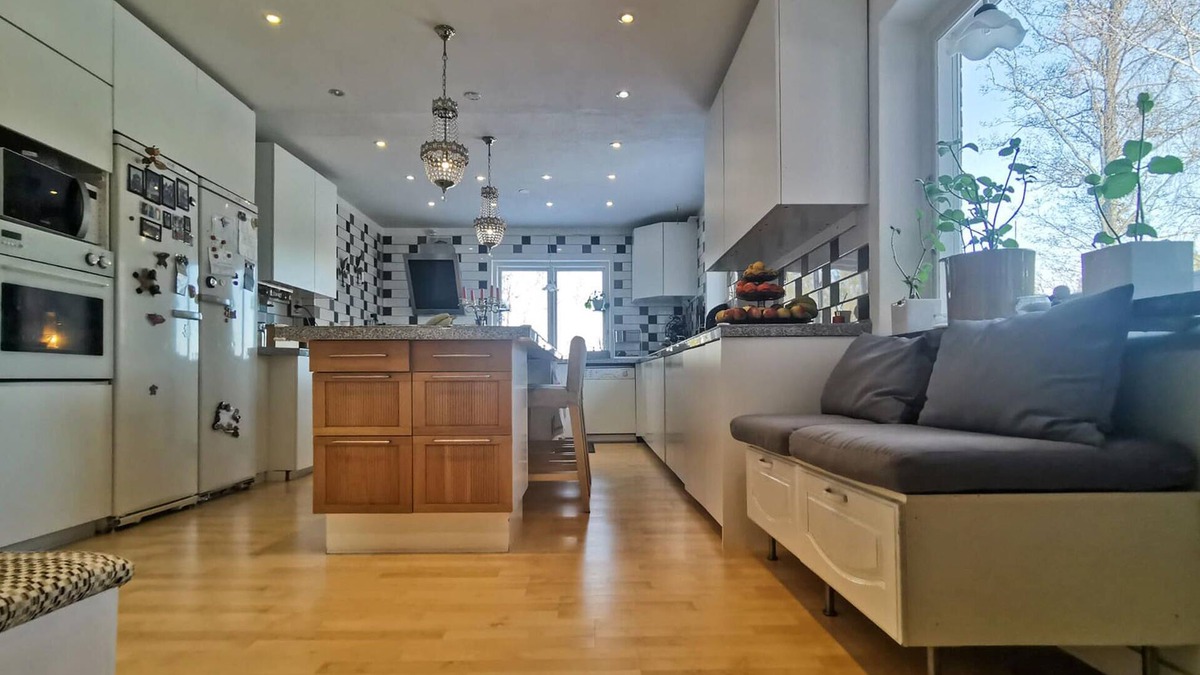 Ljusfallshammar House | Enjoy a relaxing vacation in this comfortable house with lake view and pool.