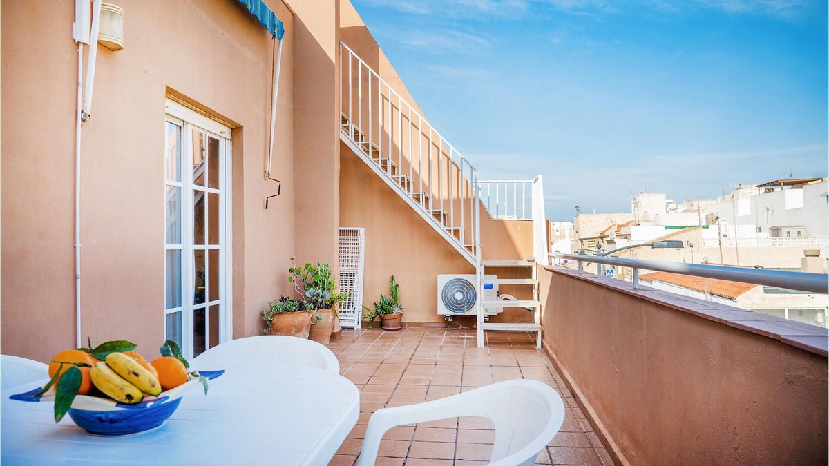 Pujaire House | Enjoy a relaxing getaway in this inviting beachfront vacation home.