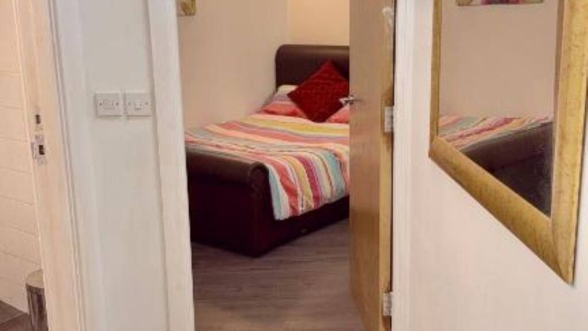 Bradford Apartment | Enjoy a relaxing stay in the heart of Bradford at City Park View