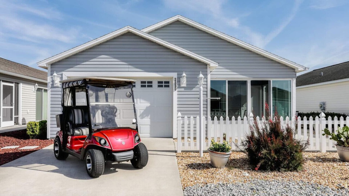 Buttonwood Villa | Enjoy a Very Centric Area of The Villages