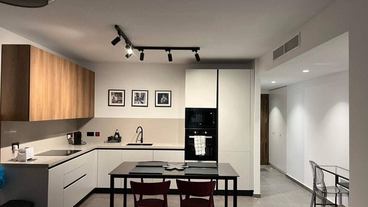Qawra Apartment | Enjoy a wonderful experience at this centrally-located place
