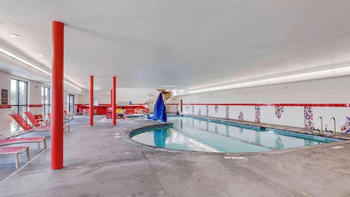 Loveland Hotel | Enjoy Adventure at 4 Family-Friendly Suites Near Chapungu Sculpture Park