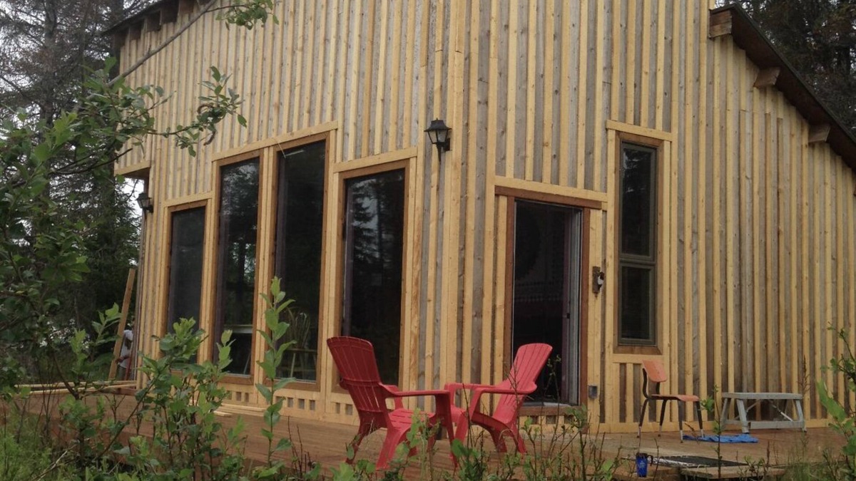 Gustavus Cabin | Enjoy Alaska’s beauty in this large cabin in Glacier Bay national Park.