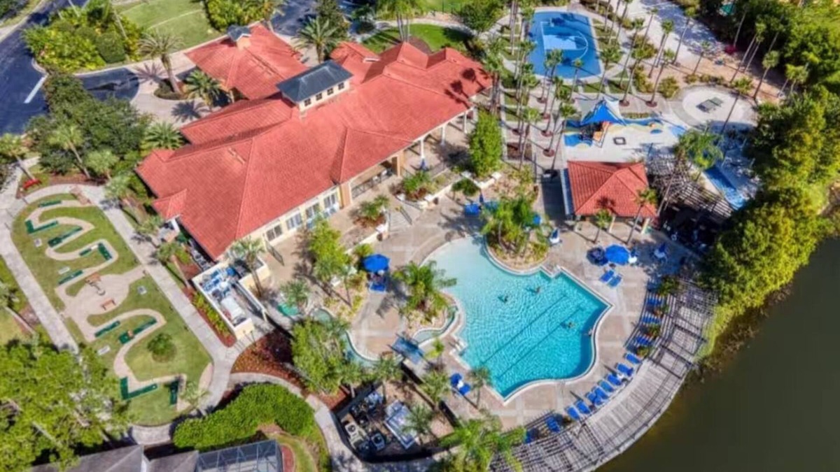 Kissimmee House | Enjoy all the Theme Parks and what Orlando has to offer at Terra Verde Resort!