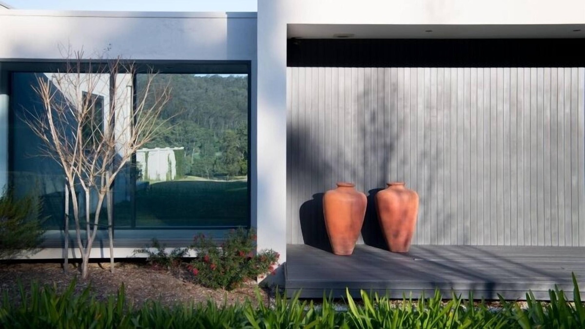 Barrengarry House | Enjoy all this stunning architect design modern home has to offer