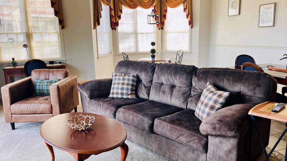 Bartlett House | Enjoy Amazing Views @ 1BR Chateâu w/1 King + Sofa