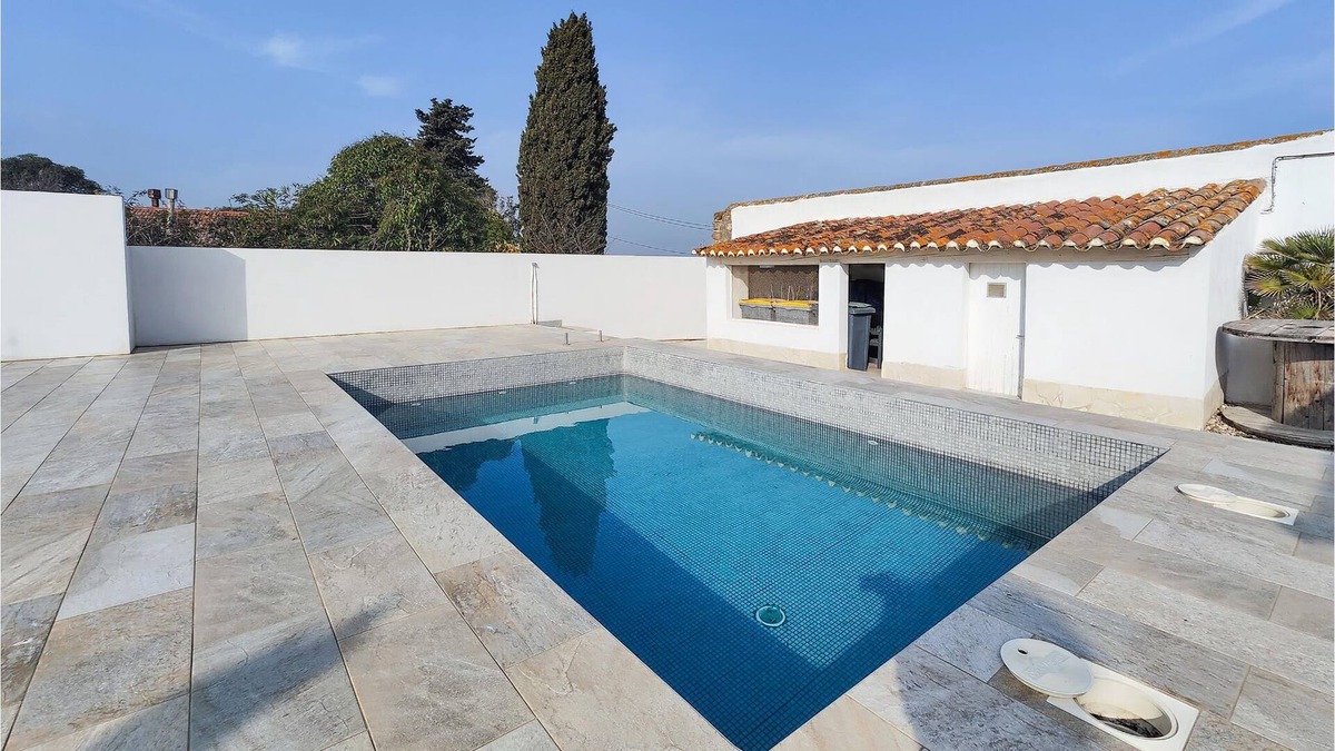 Nissan-lez-Enserune House | Enjoy an unforgettable vacation in this inviting vacation home with pool access!