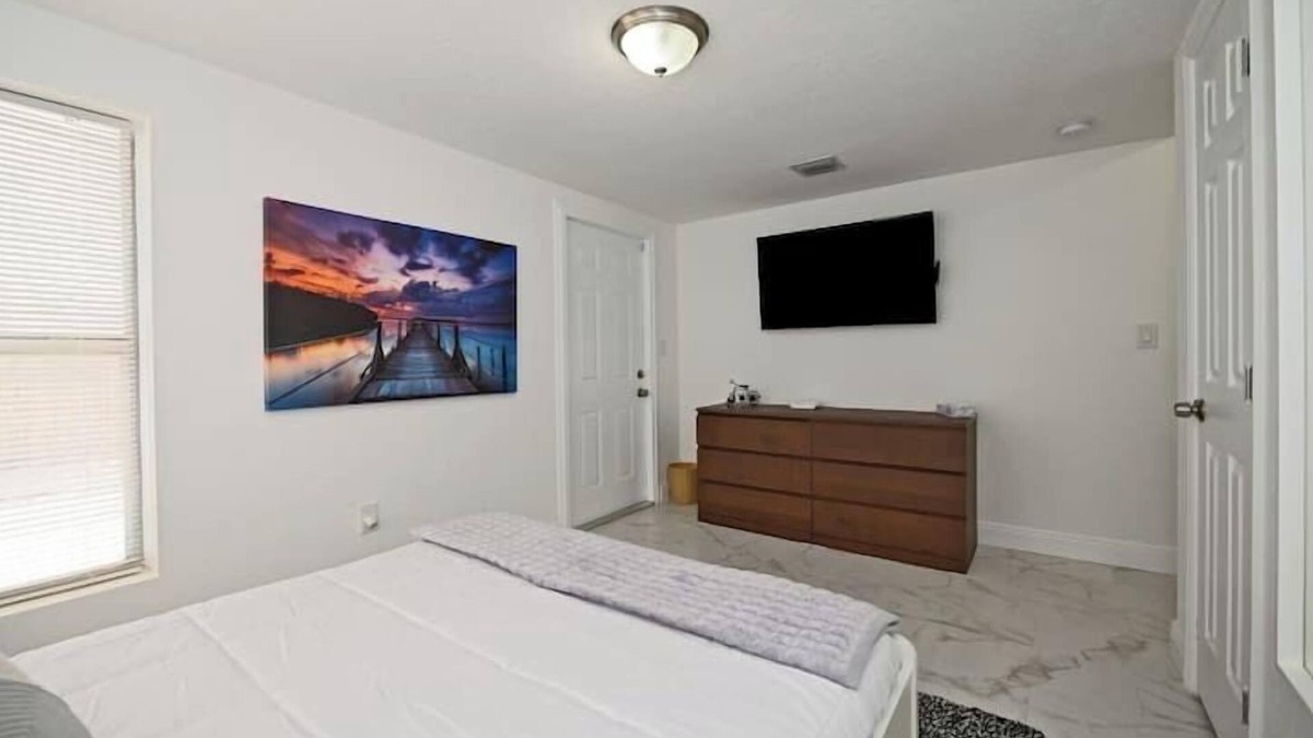 Poinsettia Heights Apartment | Enjoy and relax around Fort Lauderdale area!