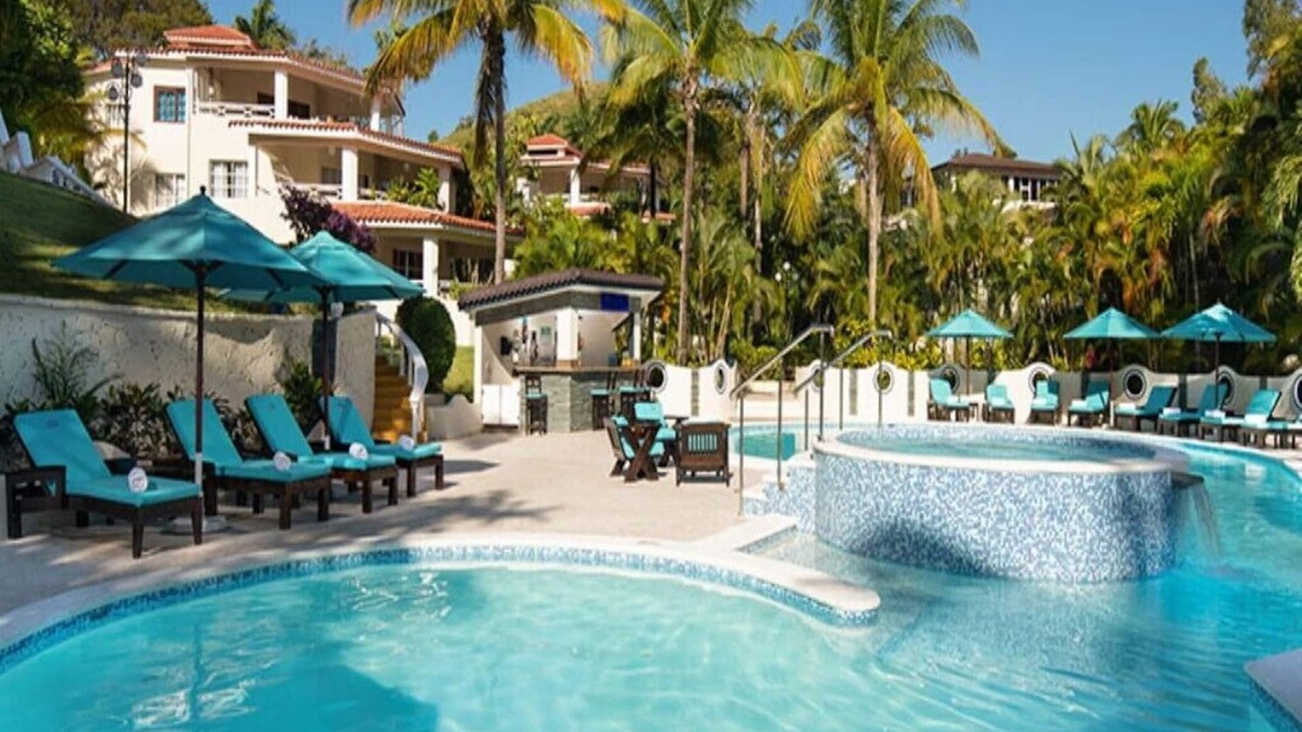 Los Brazos Resort | Enjoy Caribbean elegance at its finest!