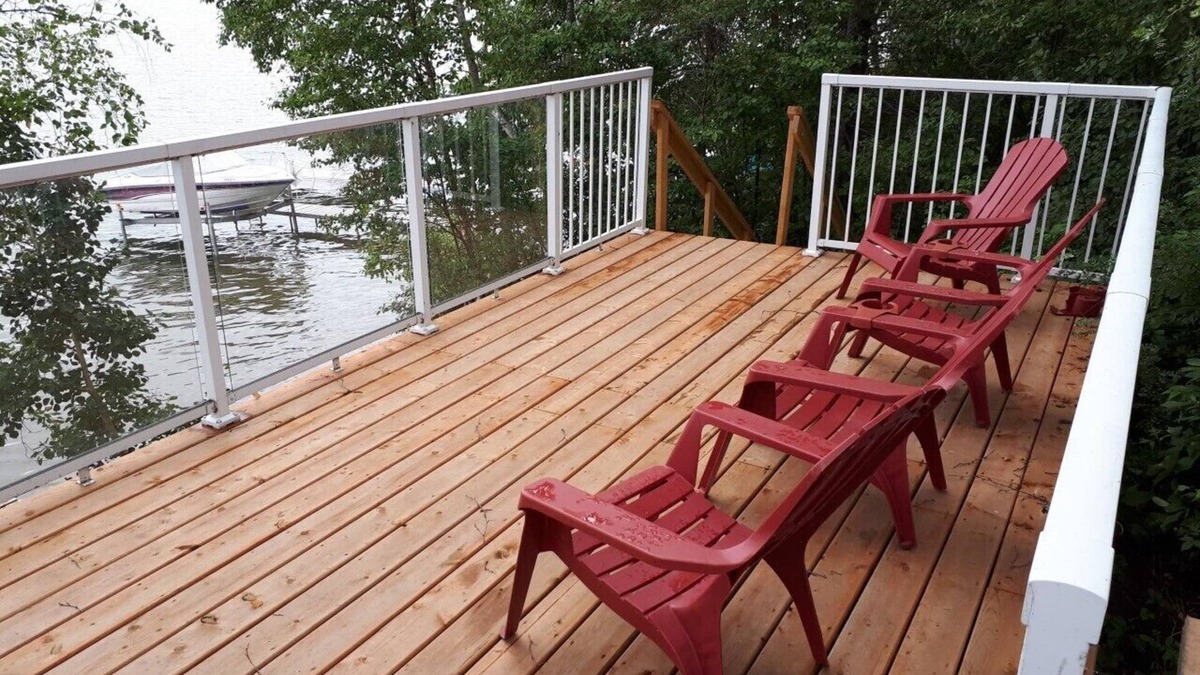 Westerose Cabin | Enjoy fall days at Pigeon Lake -Book in September and get a 10% discount!