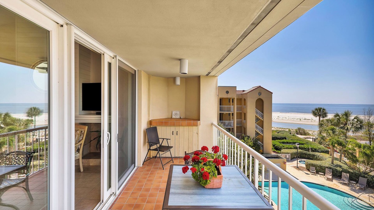 Saint Simons Island Condo | Enjoy Full Resort Access and Ocean Views at KP478!