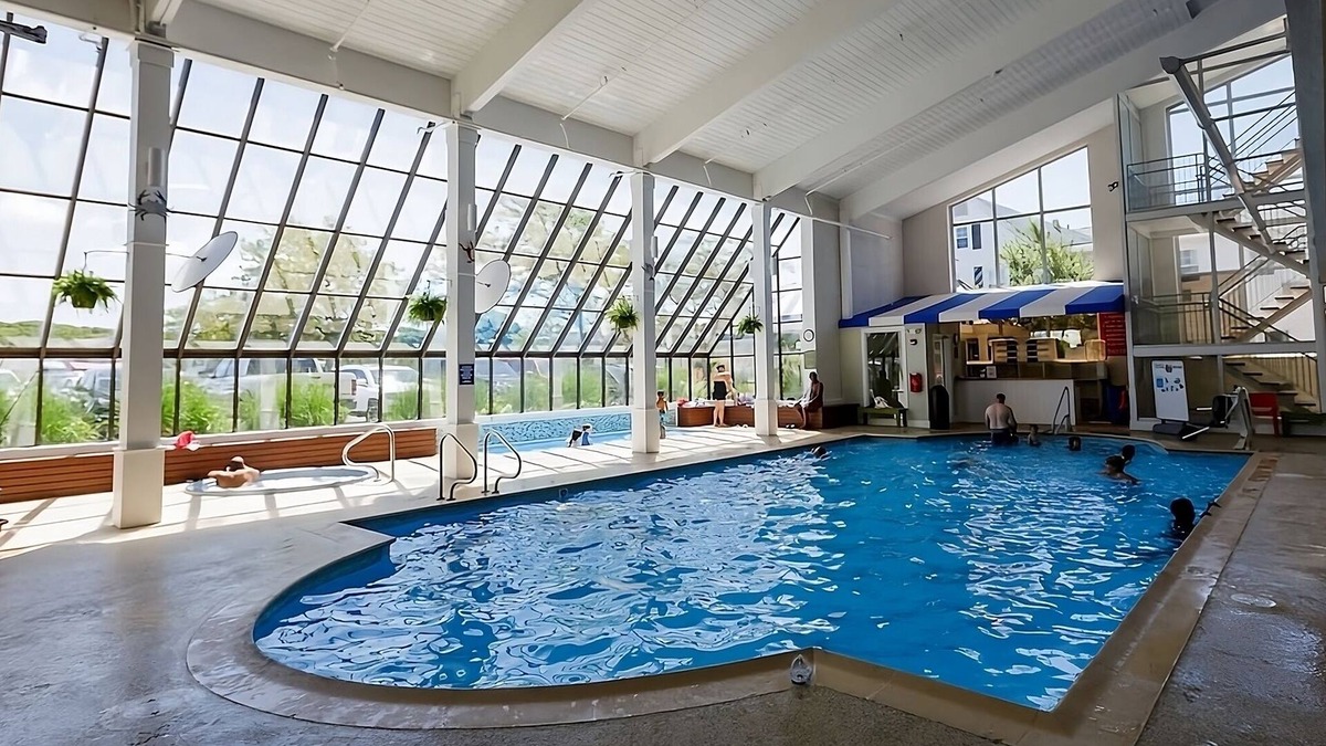 Silver Beach Hotel | Enjoy Golfing at Cape Cod Country Club! 2 Spacious Units, FREE Parking!