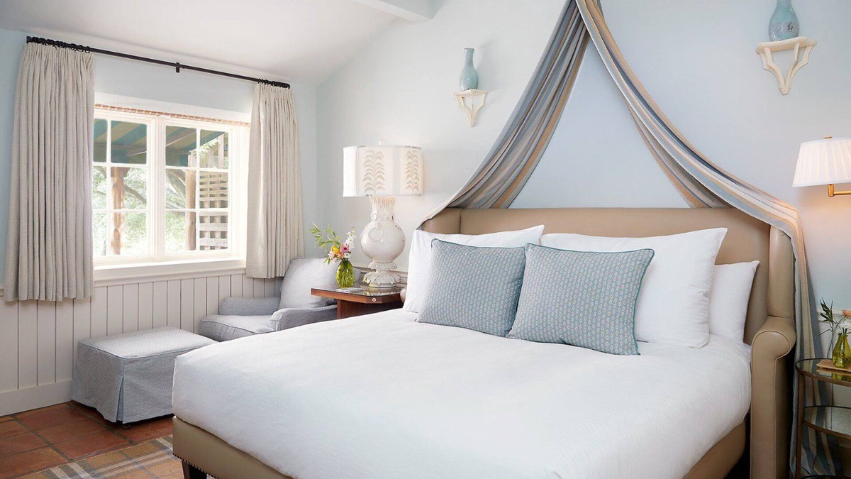 Lower Basin Lake Travis Hotel | Enjoy Lakefront Retreat w/Full Spa, Pools and Garden at Lodge-styled Resort