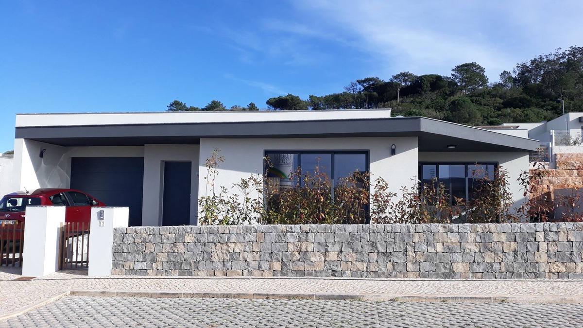 Coto Villa | Enjoy modern comfort and private heated pool at Casa Ambiente Verde