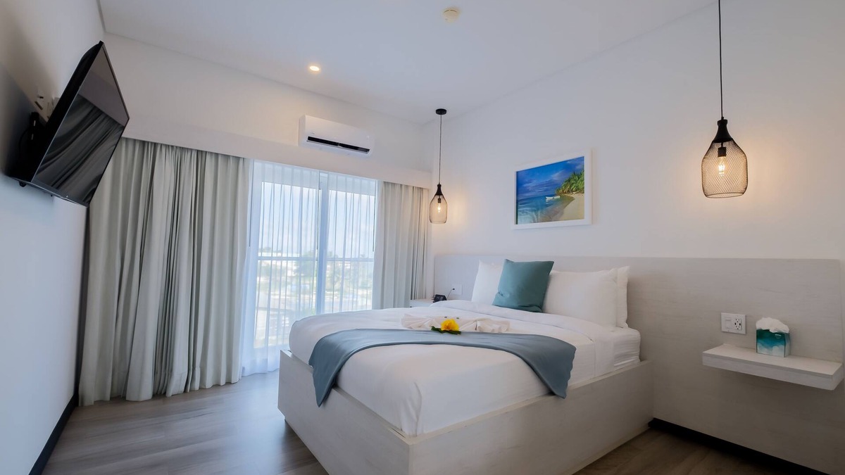 San Pedro Hotel | Enjoy our cozy room with gorgeous ocean views!