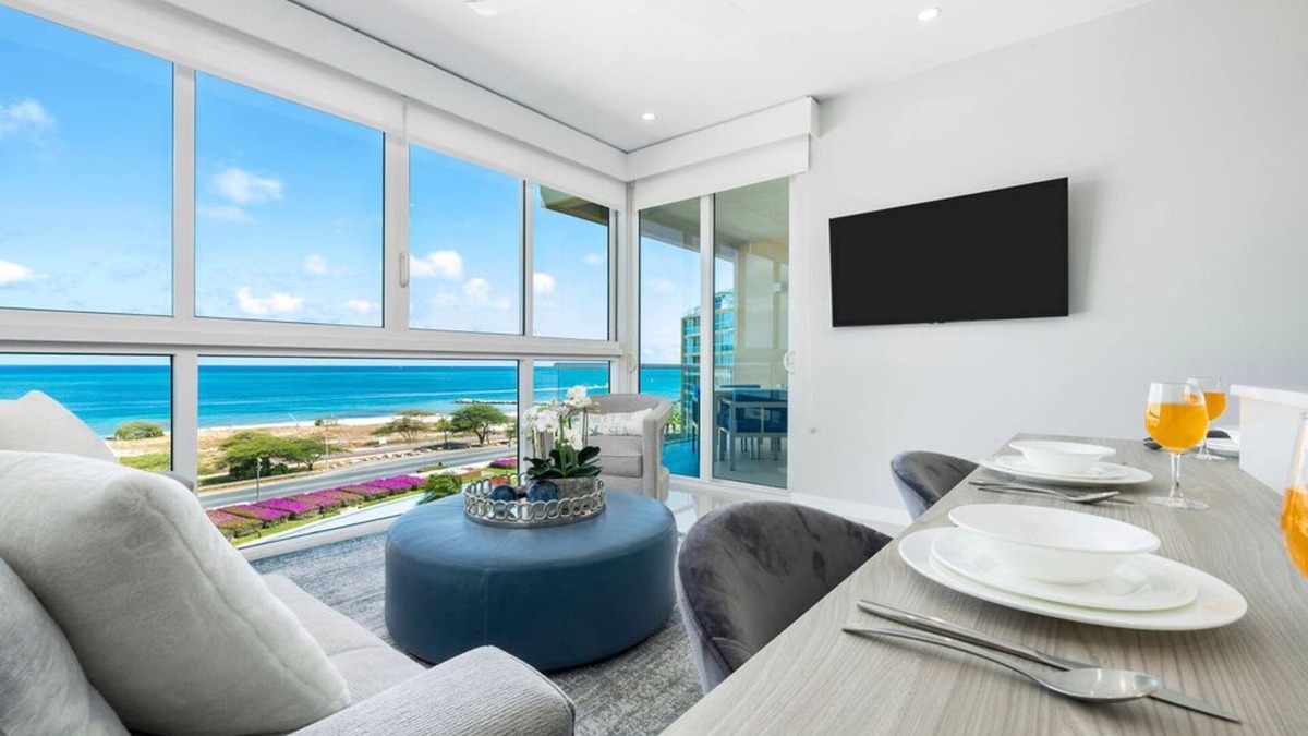 Palm Beach Condo | Enjoy peace of mind at Mi casa Su casa - Ocean view Condo