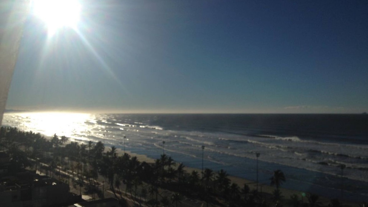 Centro Apartment | Enjoy Peruíbe with the most wonderful view of the coast