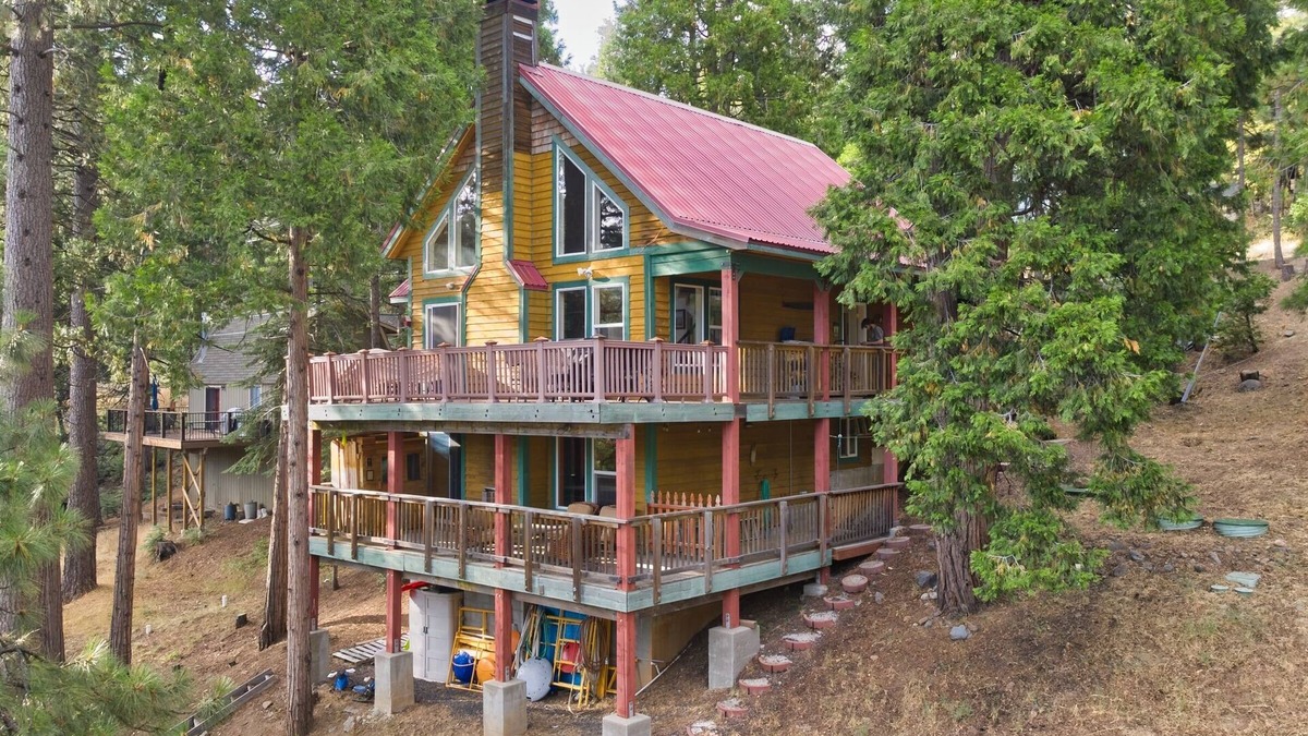 Long Barn House | Enjoy Spring and summer with all the family. Near swimming fishing and hiking.