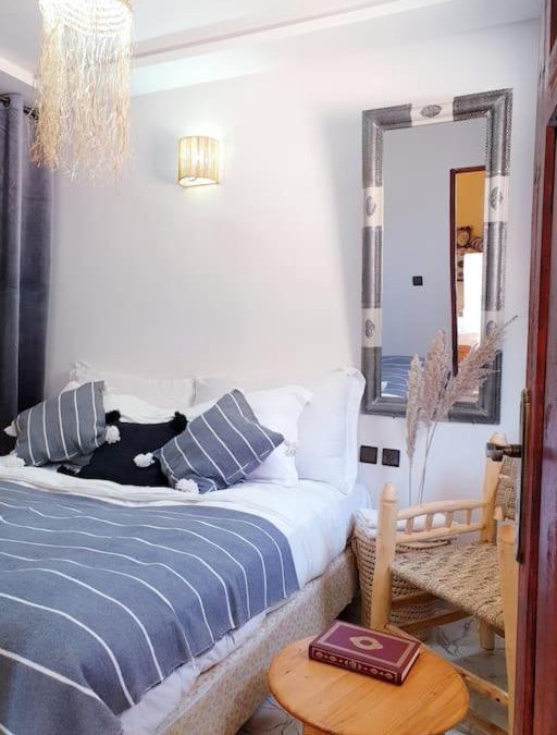 Sti Fadma Apartment | Enjoy Sunsets at this Lovely & Romantic Gest House