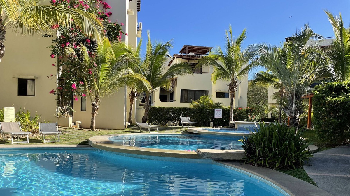 Coco Sunset Hills Apartment | Enjoy the beach and feel at home