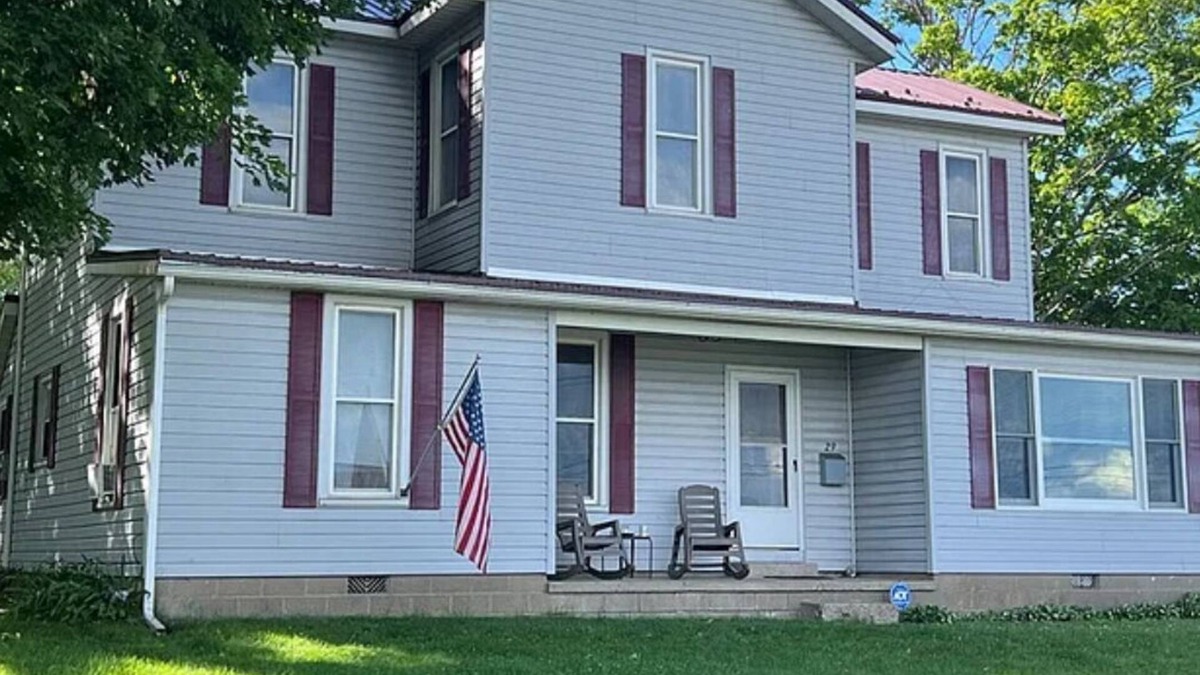 Mayville House | Enjoy the beautiful views of Chautauqua Lake, home of the Chautauqua Belle!