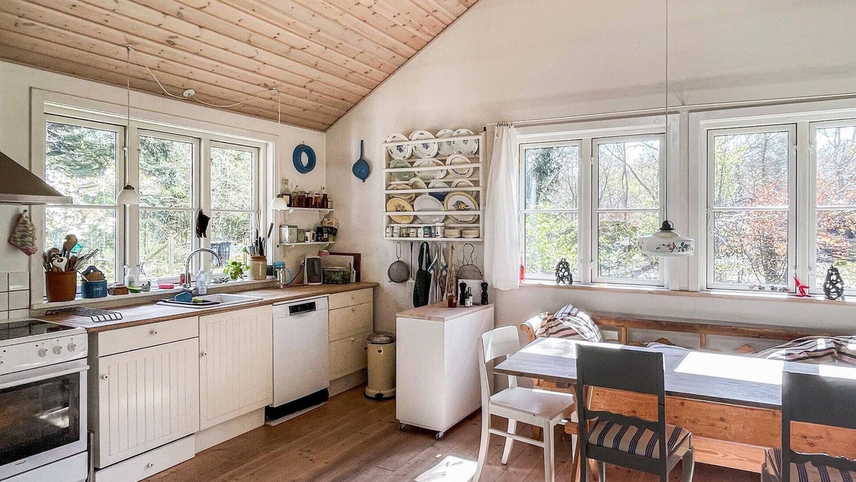 Asserbo House | Enjoy the charm of a cosy holiday home near Liseleje Strand.