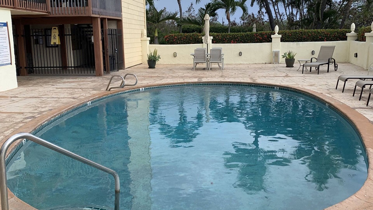 Historic Kailua Village Resort | Enjoy the excellent Hawaii islands corner condo with 2 lanais