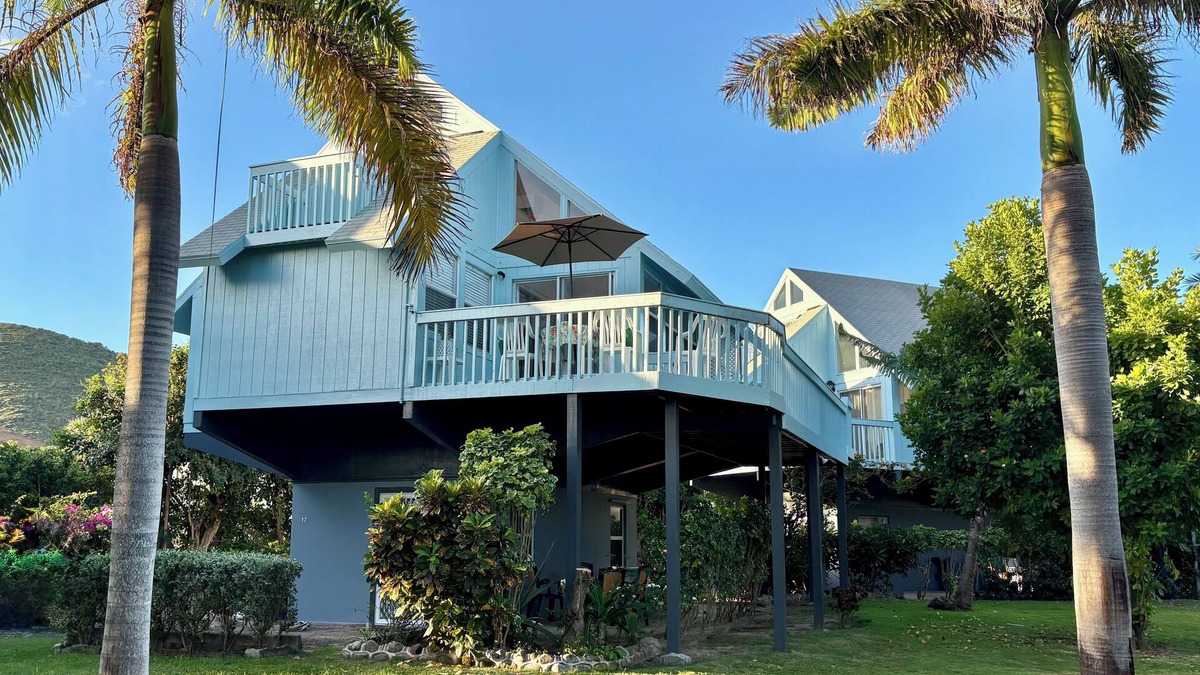 Kittian Village Villa | Enjoy the ideal mix of comfort and coastal charm in an unbeatable location.