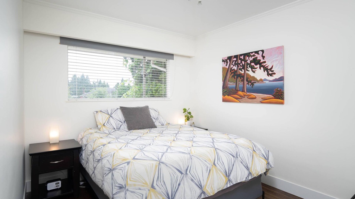 Lynn Valley House | enjoy the mountains and nature in our lynn valley home
