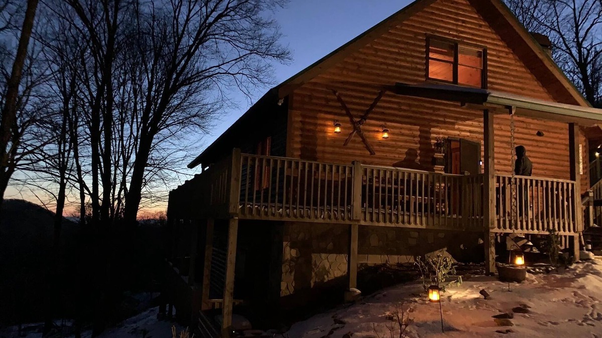 Mars Hill Cabin | Enjoy this sprawling property and its wide range of amenities. A wonderful home for large groups.