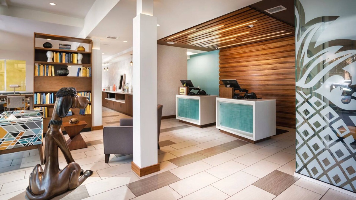 East Village Hotel | Enjoy Unique Decor, Pet-Friendly Vibes, Complimentary Treats & Drinks in Gaslamp