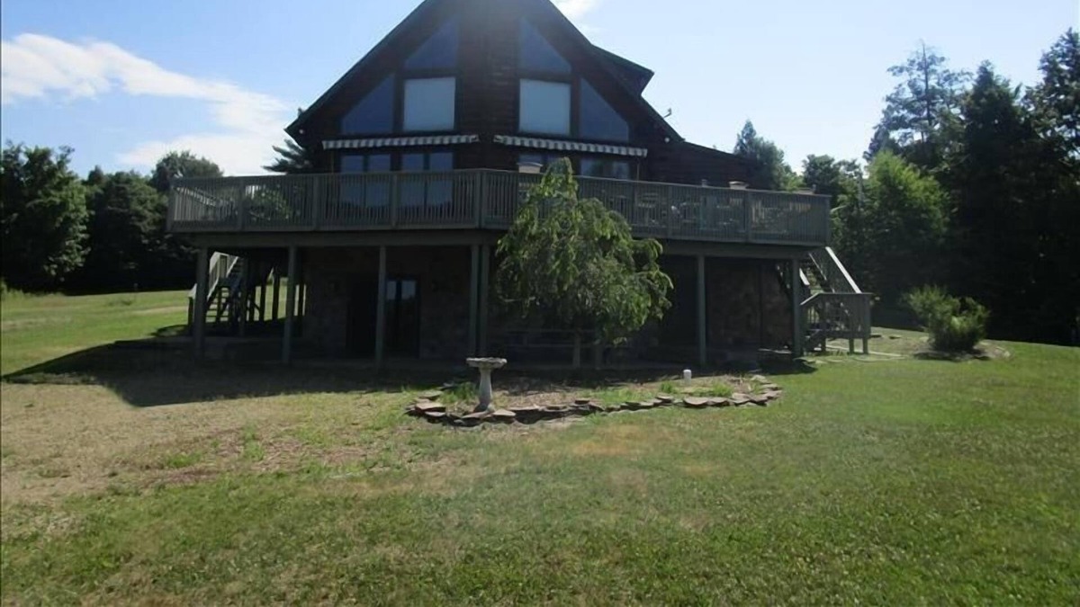 Forksville House | Enjoy "Walker's Mountain" at the peak in Forksville