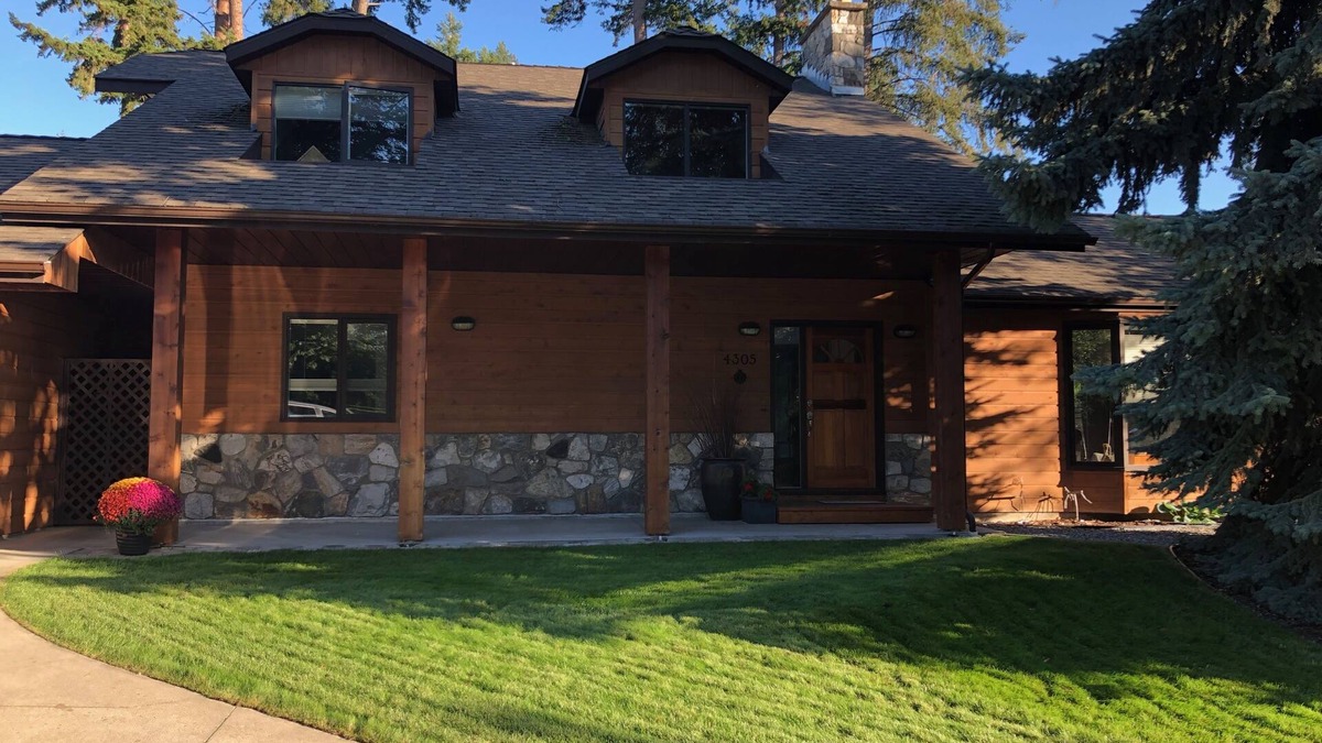 Central Okanagan House | Enjoy walking to the beach while staying in a quiet and private property.