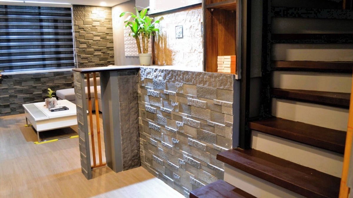 Highway Hills Apartment | Enjoyable 2-bedroom loft apartment with AC in Mandaluyong City