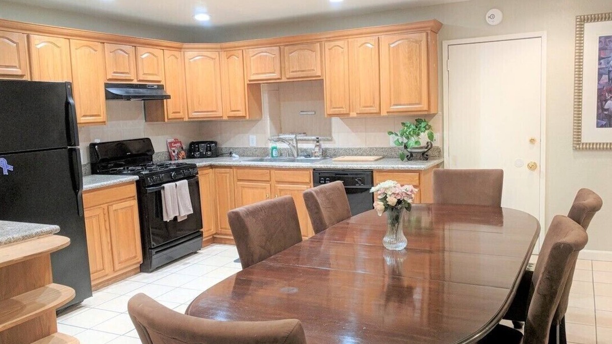 Oakland House | Enjoyable 6+bedroom house near Oakland Airport
