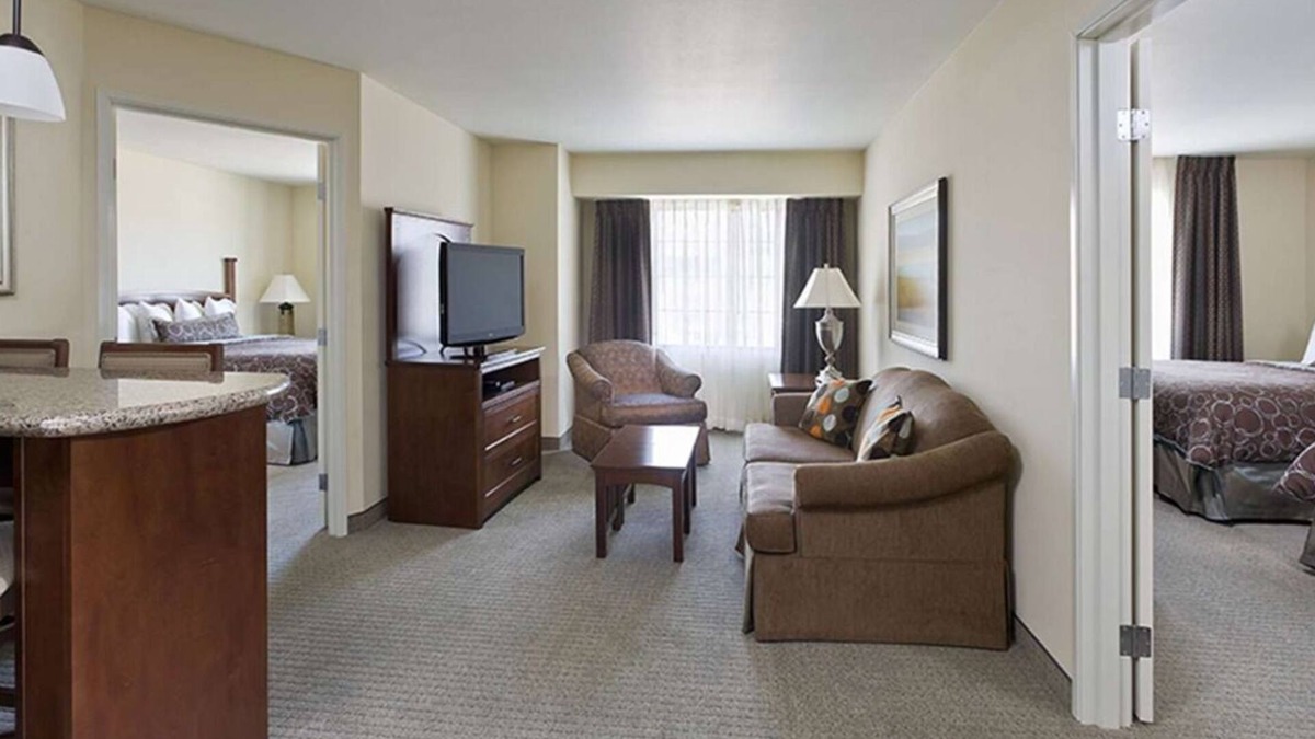 Las Colinas Apartment | Enjoyable Stay! Free Parking, Breakfast! Minutes’ Drive to Dallas World Aquarium