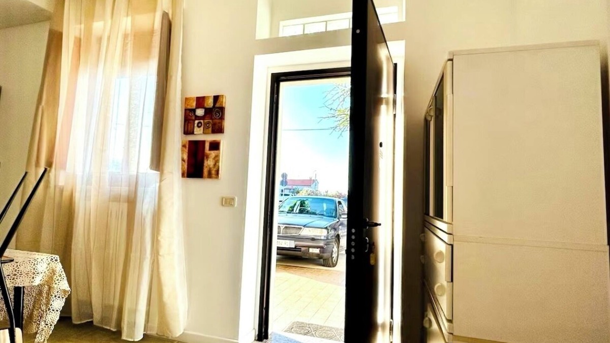 Scerni House | Ennio House. Enjoy relaxing in this charming one-bedroom apartment in Scerni.