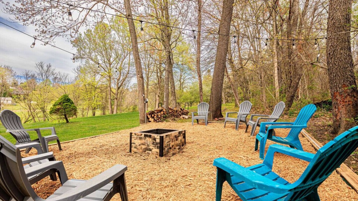 Refton House | Enola Trail Getaway *bikes*rural