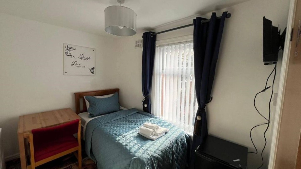 North Shore Hotel | Ensuite Single Room