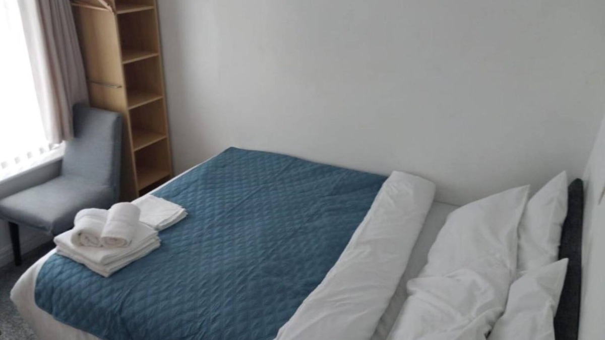 North Shore Hotel | Ensuite Small Double Room in a lovely Hotel